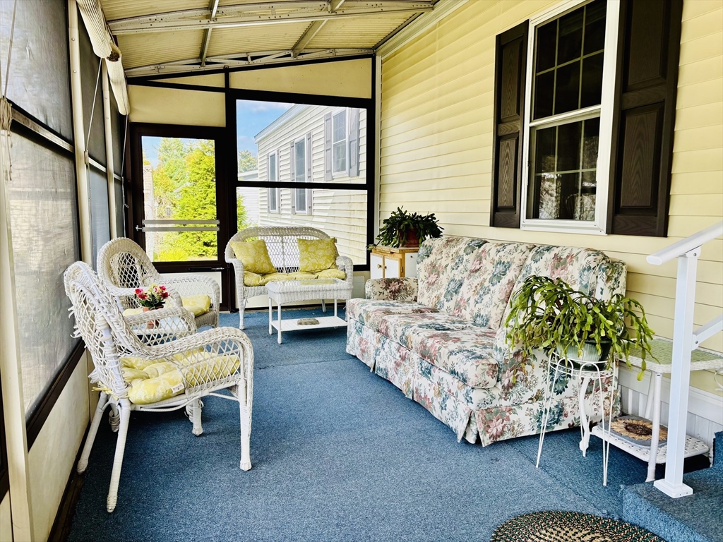 606 Skyline Drive, Sturbridge, Massachusetts, 2 Bedrooms Bedrooms, 4 Rooms Rooms,2 BathroomsBathrooms,Residential,For Sale,Skyline Drive,73440974