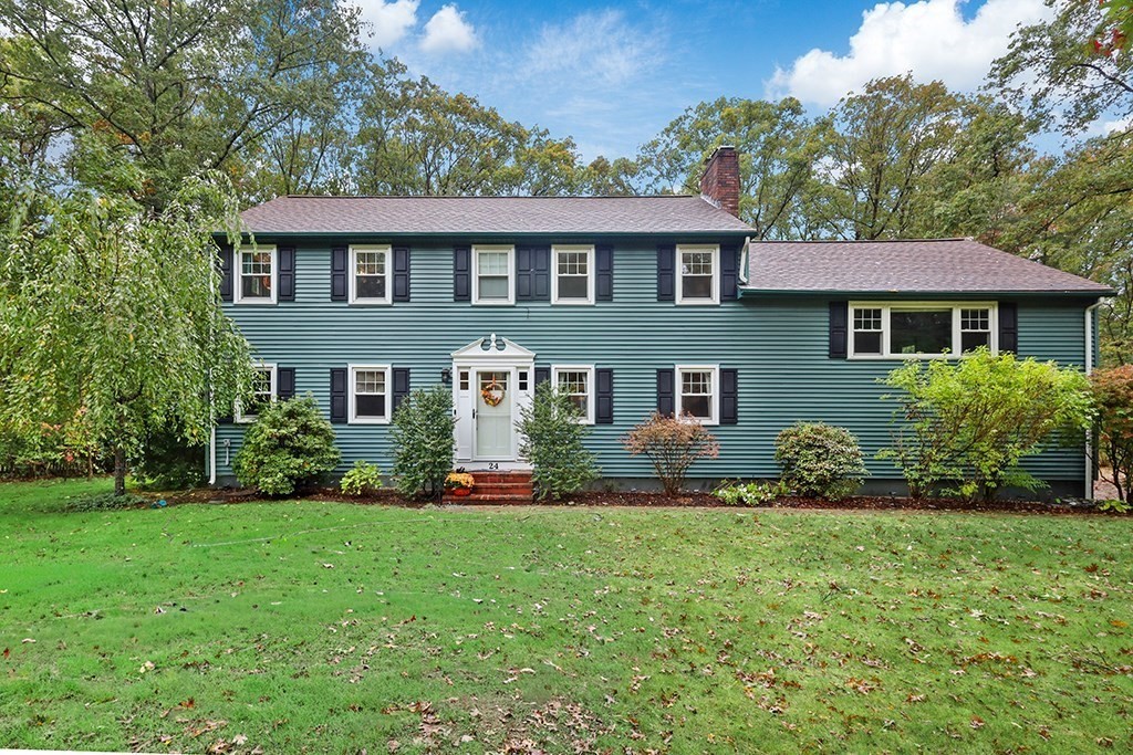 24 Red Coat Ln, Plainville, Massachusetts, 4 Bedrooms Bedrooms, 9 Rooms Rooms,2.5 BathroomsBathrooms,Residential,For Sale,Red Coat Ln,73443638