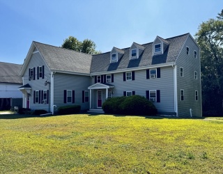 807 Washington Street, Easton, Massachusetts, 2 Bedrooms Bedrooms, 4 Rooms Rooms,1 BathroomBathrooms,Residential Lease,For Rent,Washington Street,73437060