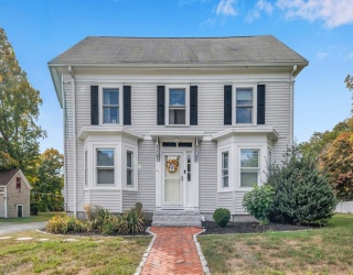 27 Pleasant St, Middleton, Massachusetts, 3 Bedrooms Bedrooms, 5 Rooms Rooms,1 BathroomBathrooms,Residential Lease,For Rent,Pleasant St,73439553