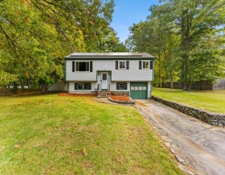 10 Dean St, Freetown, Massachusetts, 3 Bedrooms Bedrooms, 6 Rooms Rooms,2 BathroomsBathrooms,Residential,For Sale,Dean St,73441433