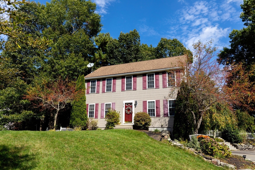 179 Center Street, Carver, Massachusetts, 3 Bedrooms Bedrooms, 8 Rooms Rooms,1.5 BathroomsBathrooms,Residential,For Sale,Center Street,73443639