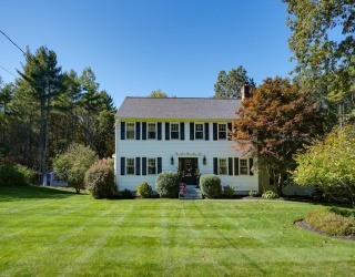 3 Lake St, Norfolk, Massachusetts, 4 Bedrooms Bedrooms, 9 Rooms Rooms,2.5 BathroomsBathrooms,Residential,For Sale,Lake St,73442131
