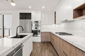 29 Woodford Street, Boston, Massachusetts, 4 Bedrooms Bedrooms, 6 Rooms Rooms,2.5 BathroomsBathrooms,Residential Lease,For Rent,Woodford Street,73458487