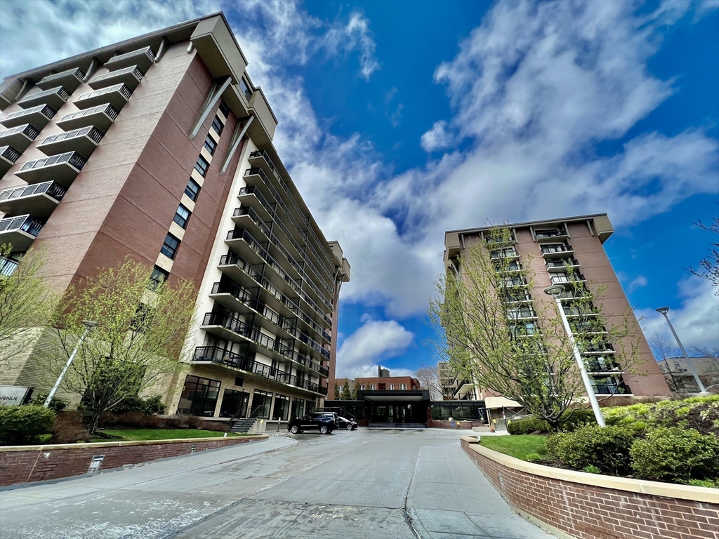 60 Longwood Avenue, Brookline, Massachusetts, 3 Rooms Rooms,1 BathroomBathrooms,Residential Lease,For Rent,Longwood Avenue,73408825