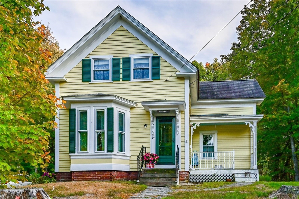 14 S. School St, Ashburnham, Massachusetts, 3 Bedrooms Bedrooms, 6 Rooms Rooms,1 BathroomBathrooms,Residential,For Sale,S. School St,73434634