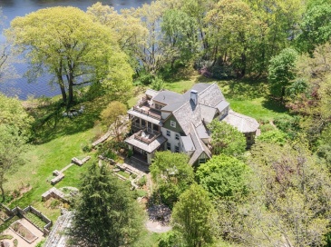 23 Newmarch St, Ipswich, Massachusetts, 5 Bedrooms Bedrooms, 13 Rooms Rooms,6 BathroomsBathrooms,Residential,For Sale,Newmarch St,73374892