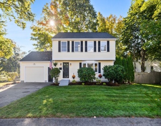 8 Howard Ave, Foxboro, Massachusetts, 3 Bedrooms Bedrooms, 7 Rooms Rooms,1.5 BathroomsBathrooms,Residential,For Sale,Howard Ave,73441143