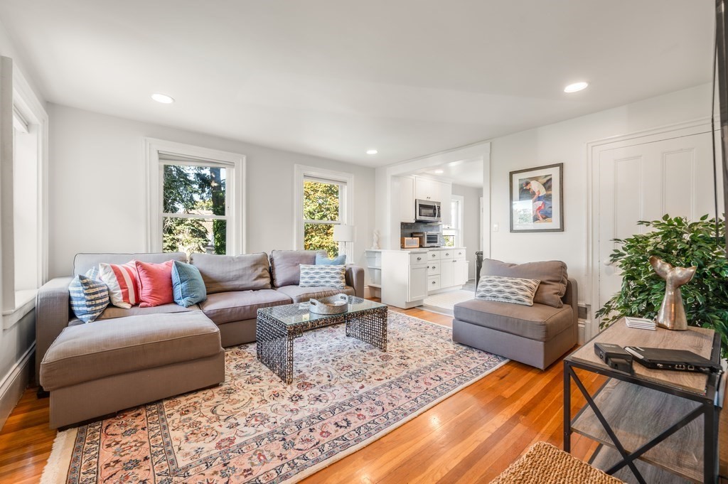 25 Mechanic Street, Marblehead, Massachusetts, 3 Bedrooms Bedrooms, 7 Rooms Rooms,2 BathroomsBathrooms,Residential Lease,For Rent,Mechanic Street,73428004