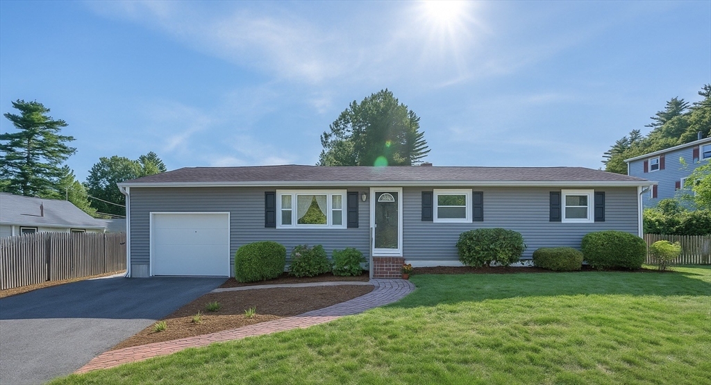 28 Nottingham, Nashua, New Hampshire, 4 Bedrooms Bedrooms, 7 Rooms Rooms,2 BathroomsBathrooms,Residential,For Sale,Nottingham,73435105