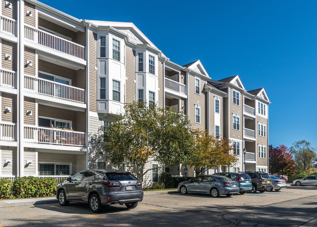 132 Clocktower Drive, Waltham, Massachusetts, 1 Bedroom Bedrooms, 4 Rooms Rooms,1 BathroomBathrooms,Residential,For Sale,Clocktower Drive,73446536