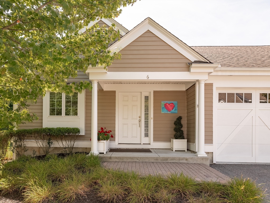 6 Carriage Ln, Duxbury, Massachusetts, 2 Bedrooms Bedrooms, 5 Rooms Rooms,2 BathroomsBathrooms,Residential,For Sale,Carriage Ln,73443620