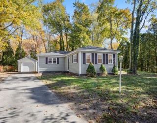 2 Crescent Rd, Carver, Massachusetts, 4 Bedrooms Bedrooms, 7 Rooms Rooms,1 BathroomBathrooms,Residential,For Sale,Crescent Rd,73447766