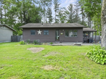 157 Maple Grove Dr, Pittsfield, Massachusetts, 3 Bedrooms Bedrooms, 5 Rooms Rooms,1 BathroomBathrooms,Residential,For Sale,Maple Grove Dr,73386038