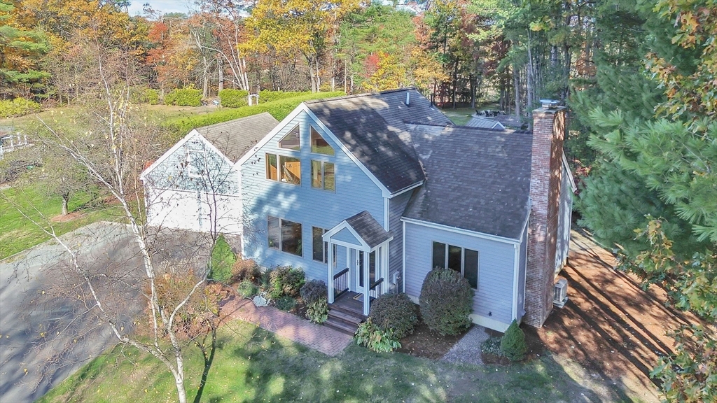 12 Pine Hill Rd, Easthampton, Massachusetts, 4 Bedrooms Bedrooms, 7 Rooms Rooms,3 BathroomsBathrooms,Residential,For Sale,Pine Hill Rd,73448854