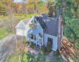 12 Pine Hill Rd, Easthampton, Massachusetts, 4 Bedrooms Bedrooms, 7 Rooms Rooms,3 BathroomsBathrooms,Residential,For Sale,Pine Hill Rd,73448854