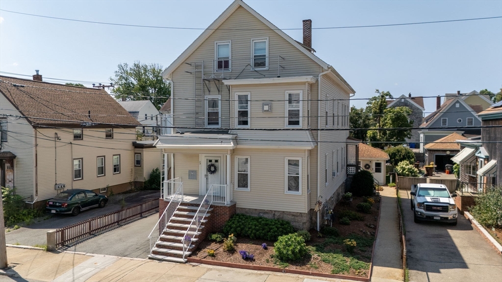 69-73 Summerfield St, Fall River, Massachusetts, 8 Bedrooms Bedrooms, 19 Rooms Rooms,4 BathroomsBathrooms,Residential Income,For Sale,Summerfield St,73408456