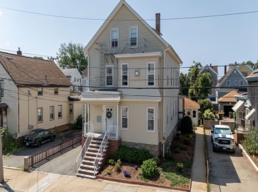 69-73 Summerfield St, Fall River, Massachusetts, 8 Bedrooms Bedrooms, 19 Rooms Rooms,4 BathroomsBathrooms,Residential Income,For Sale,Summerfield St,73408456