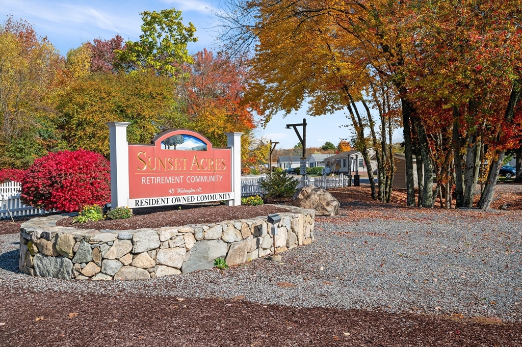 4 Garden Lane, Plainville, Massachusetts, 2 Bedrooms Bedrooms, 4 Rooms Rooms,1 BathroomBathrooms,Residential,For Sale,Garden Lane,73447896