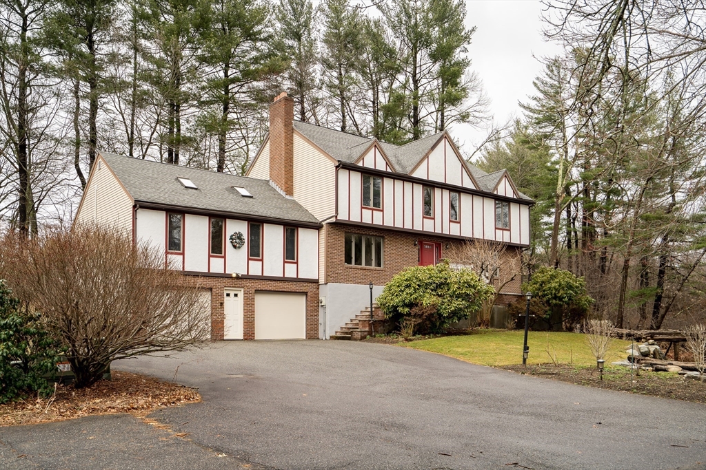 21 Orchard Crossing, Andover, Massachusetts, 4 Bedrooms Bedrooms, 11 Rooms Rooms,3 BathroomsBathrooms,Residential,For Sale,Orchard Crossing,73347199