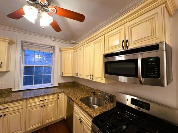 1253 Beacon St., Brookline, Massachusetts, 2 Bedrooms Bedrooms, 5 Rooms Rooms,1 BathroomBathrooms,Residential Lease,For Rent,Beacon St.,73433931