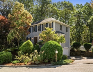 4 Beechwood Dr, Walpole, Massachusetts, 4 Bedrooms Bedrooms, 8 Rooms Rooms,2.5 BathroomsBathrooms,Residential,For Sale,Beechwood Dr,73443788