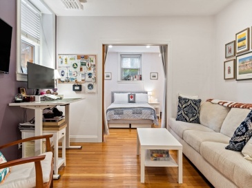 130 Longwood Ave, Brookline, Massachusetts, 1 Bedroom Bedrooms, 3 Rooms Rooms,1 BathroomBathrooms,Residential Lease,For Rent,Longwood Ave,73455354