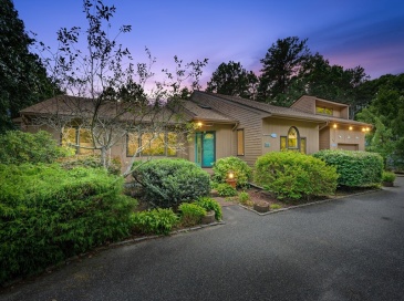 84 Overlook Circle, Falmouth, Massachusetts, 3 Bedrooms Bedrooms, 5 Rooms Rooms,3 BathroomsBathrooms,Residential,For Sale,Overlook Circle,73332711