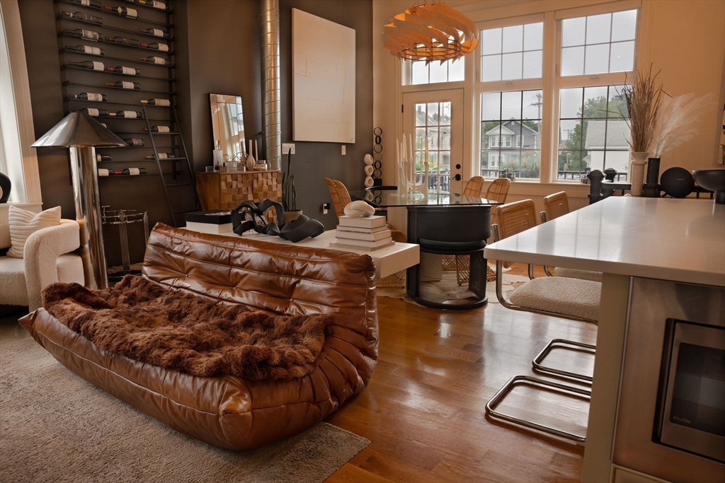 11 S Mason St, Salem, Massachusetts, 3 Bedrooms Bedrooms, 6 Rooms Rooms,2.5 BathroomsBathrooms,Residential Lease,For Rent,S Mason St,73450659