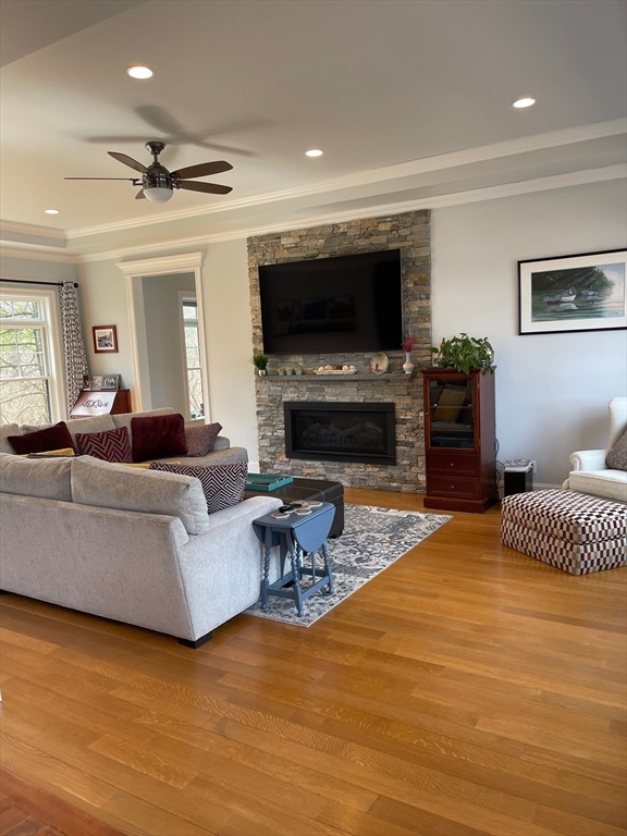 18 Taunton Street, Plainville, Massachusetts, 3 Bedrooms Bedrooms, 10 Rooms Rooms,2.5 BathroomsBathrooms,Residential Lease,For Rent,Taunton Street,73450765