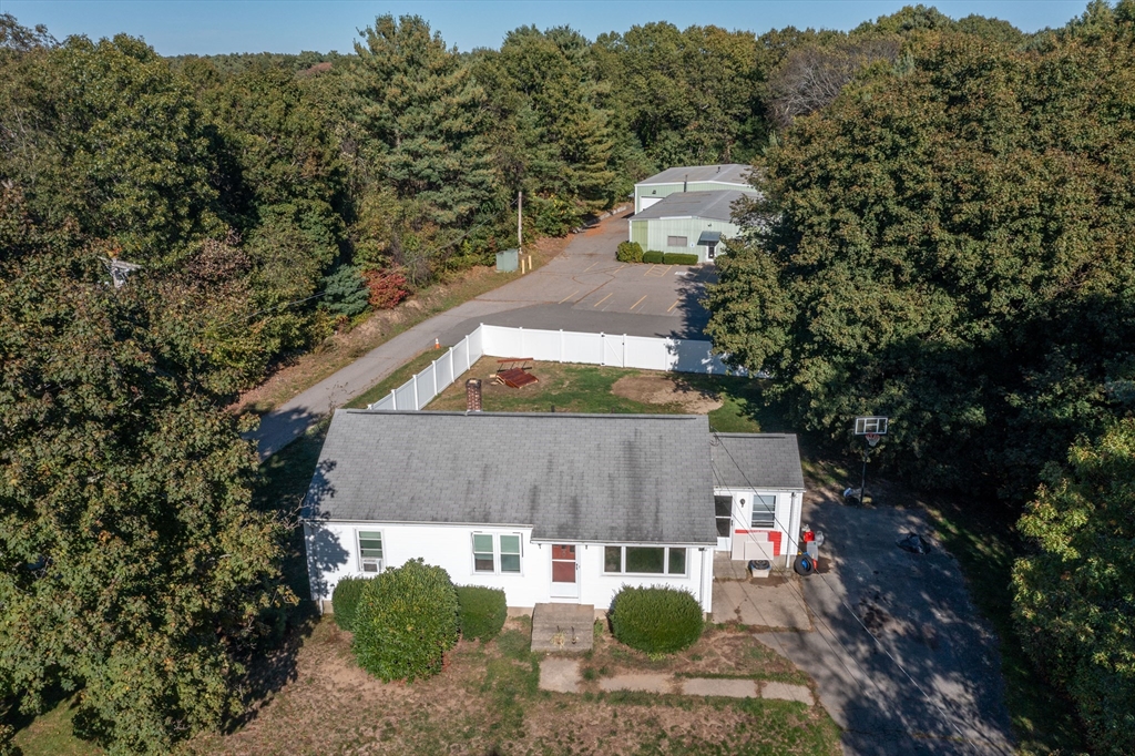 150 Gilbert St, Mansfield, Massachusetts, 3 Bedrooms Bedrooms, 5 Rooms Rooms,2.5 BathroomsBathrooms,Residential,For Sale,Gilbert St,73451096