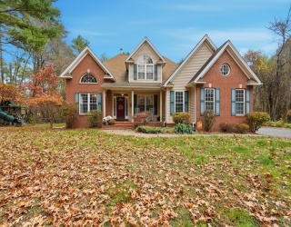 113 Greenwich Plains Rd, Ware, Massachusetts, 4 Bedrooms Bedrooms, 9 Rooms Rooms,2.5 BathroomsBathrooms,Residential,For Sale,Greenwich Plains Rd,73450944