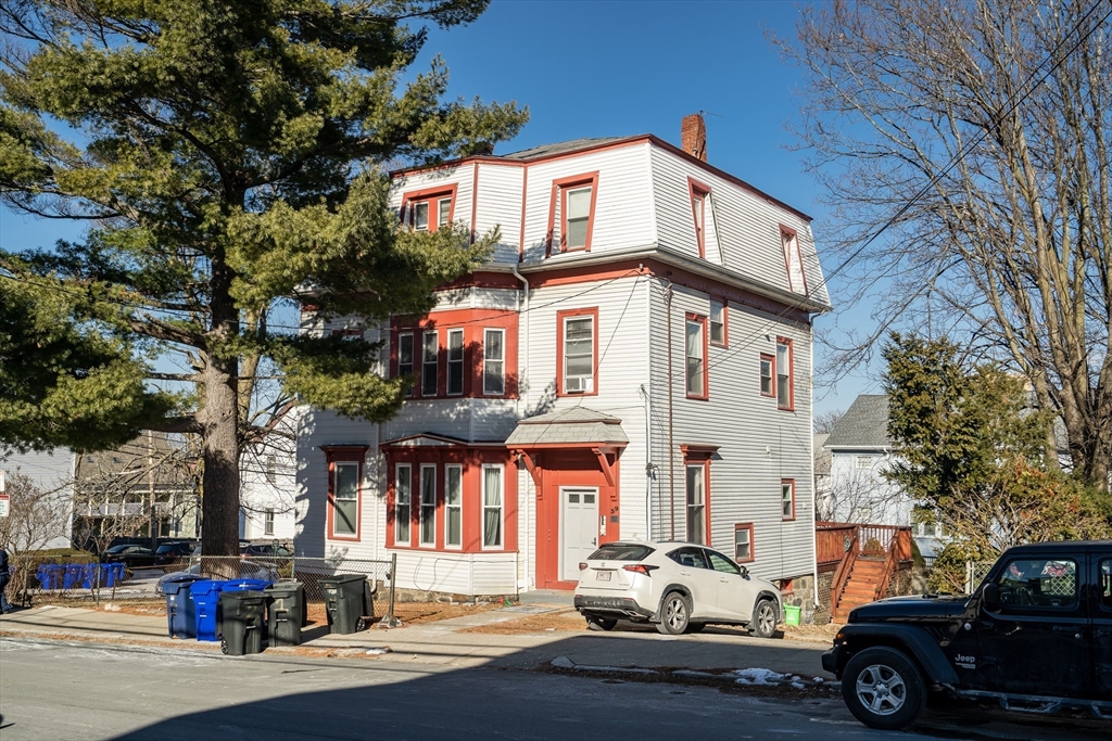 39 Union St, Boston, Massachusetts, 9 Bedrooms Bedrooms, 18 Rooms Rooms,3 BathroomsBathrooms,Residential Income,For Sale,Union St,73450951