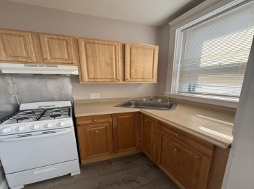 124 Central, Lynn, Massachusetts, 1 Bedroom Bedrooms, 3 Rooms Rooms,1 BathroomBathrooms,Residential Lease,For Rent,Central,73451891