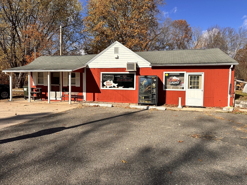 1131 East St, Ludlow, Massachusetts, ,Commercial Sale,For Sale,East St,73451285