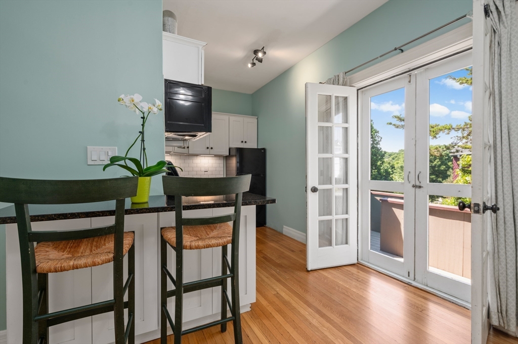 177 Main St, Amesbury, Massachusetts, 1 Bedroom Bedrooms, 3 Rooms Rooms,1.5 BathroomsBathrooms,Residential Lease,For Rent,Main St,73450880