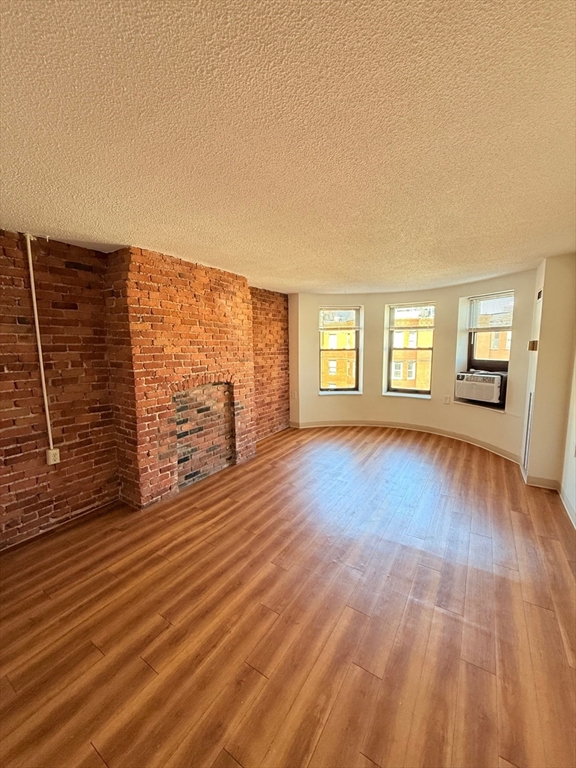 66 Westland Avenue, Boston, Massachusetts, 2 Bedrooms Bedrooms, 5 Rooms Rooms,1 BathroomBathrooms,Residential Lease,For Rent,Westland Avenue,73451789