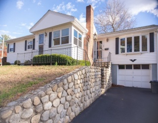 29 Rainbow Ave, Chelmsford, Massachusetts, 3 Bedrooms Bedrooms, 7 Rooms Rooms,1 BathroomBathrooms,Residential Lease,For Rent,Rainbow Ave,73452660