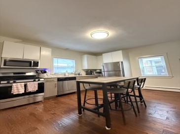 229 Charles St., Cambridge, Massachusetts, 2 Bedrooms Bedrooms, 6 Rooms Rooms,2 BathroomsBathrooms,Residential Lease,For Rent,Charles St.,73452538