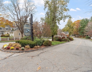 4004 Brompton Circle, Worcester, Massachusetts, 3 Bedrooms Bedrooms, 7 Rooms Rooms,3.5 BathroomsBathrooms,Residential,For Sale,Brompton Circle,73452117