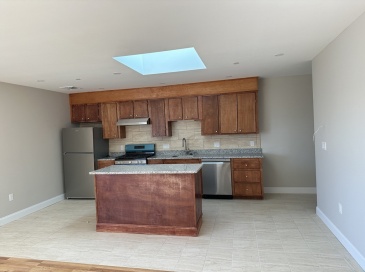 155 Broadway, Revere, Massachusetts, 3 Bedrooms Bedrooms, 4 Rooms Rooms,2 BathroomsBathrooms,Residential Lease,For Rent,Broadway,73452632