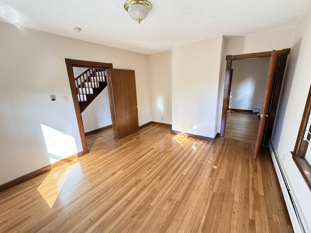 5 Oakland Street, Boston, Massachusetts, 3 Bedrooms Bedrooms, 5 Rooms Rooms,1.5 BathroomsBathrooms,Residential Lease,For Rent,Oakland Street,73453013