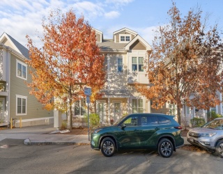 127 Harvey St, Cambridge, Massachusetts, 3 Bedrooms Bedrooms, 8 Rooms Rooms,2.5 BathroomsBathrooms,Residential,For Sale,Harvey St,73452742