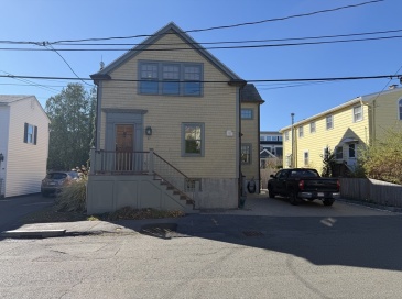 17 Central St, Marblehead, Massachusetts, 3 Bedrooms Bedrooms, 7 Rooms Rooms,2 BathroomsBathrooms,Residential Lease,For Rent,Central St,73451084