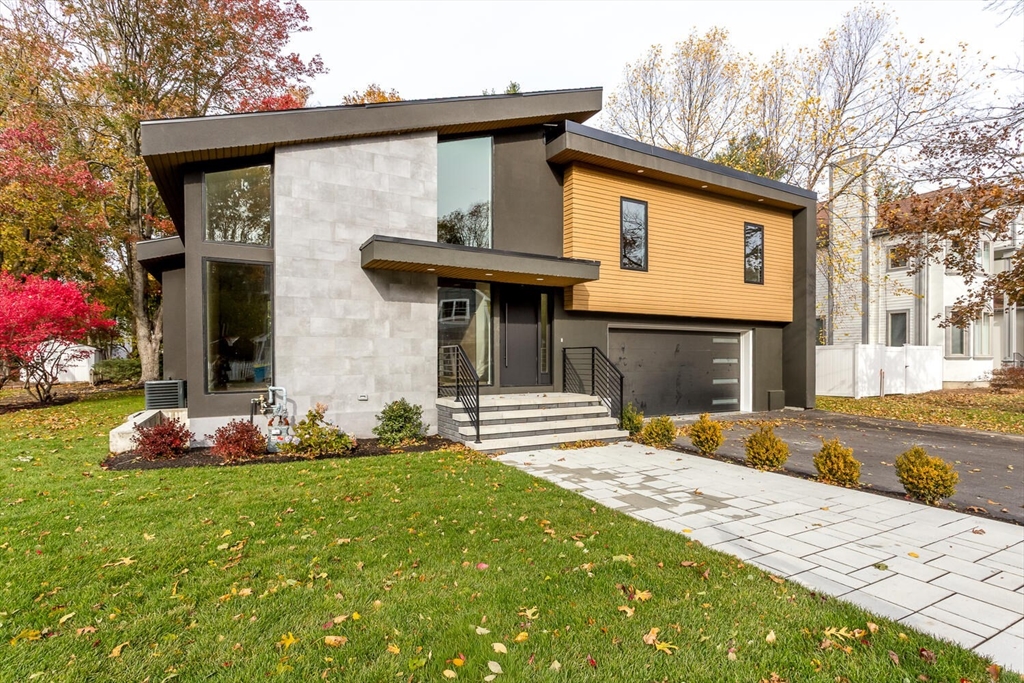 62 Evelyn Road, Needham, Massachusetts, 5 Bedrooms Bedrooms, 11 Rooms Rooms,5.5 BathroomsBathrooms,Residential,For Sale,Evelyn Road,73453421