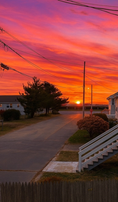 31 Kenberma St, Hull, Massachusetts, 3 Bedrooms Bedrooms, 7 Rooms Rooms,1.5 BathroomsBathrooms,Residential,For Sale,Kenberma St,73454210