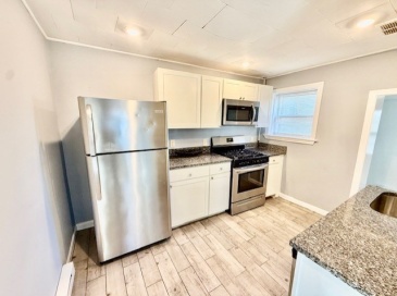 136 Bow, Everett, Massachusetts, 1 Bedroom Bedrooms, 3 Rooms Rooms,1 BathroomBathrooms,Residential Lease,For Rent,Bow,73453624 136 Bow, Everett, Massachusetts, 1 Bedroom Bedrooms, 3 Rooms Rooms,1 BathroomBathrooms,Residential Lease,For Rent,Bow,73453624