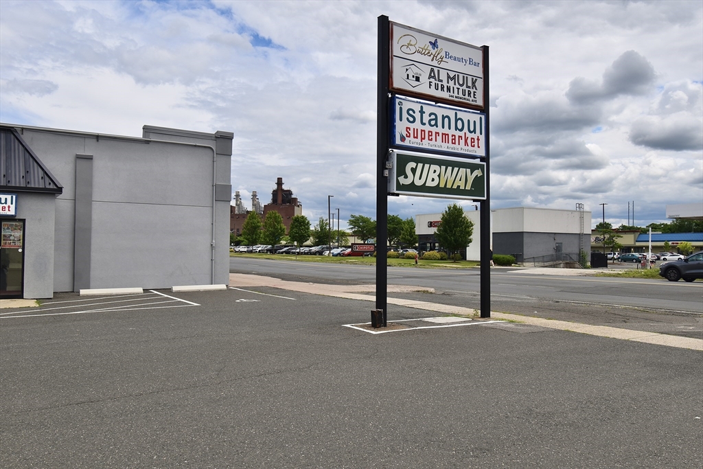 358 Memorial Ave, West Springfield, Massachusetts, ,Commercial Lease,For Rent,Memorial Ave,73453798