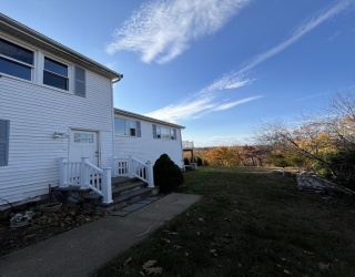 4 Reseroir Road, Gloucester, Massachusetts, 3 Bedrooms Bedrooms, 7 Rooms Rooms,2 BathroomsBathrooms,Residential Lease,For Rent,Reseroir Road,73453957