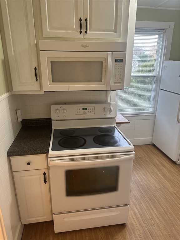 226 Winthrop St, Taunton, Massachusetts, 3 Bedrooms Bedrooms, 7 Rooms Rooms,1 BathroomBathrooms,Residential Lease,For Rent,Winthrop St,73454807